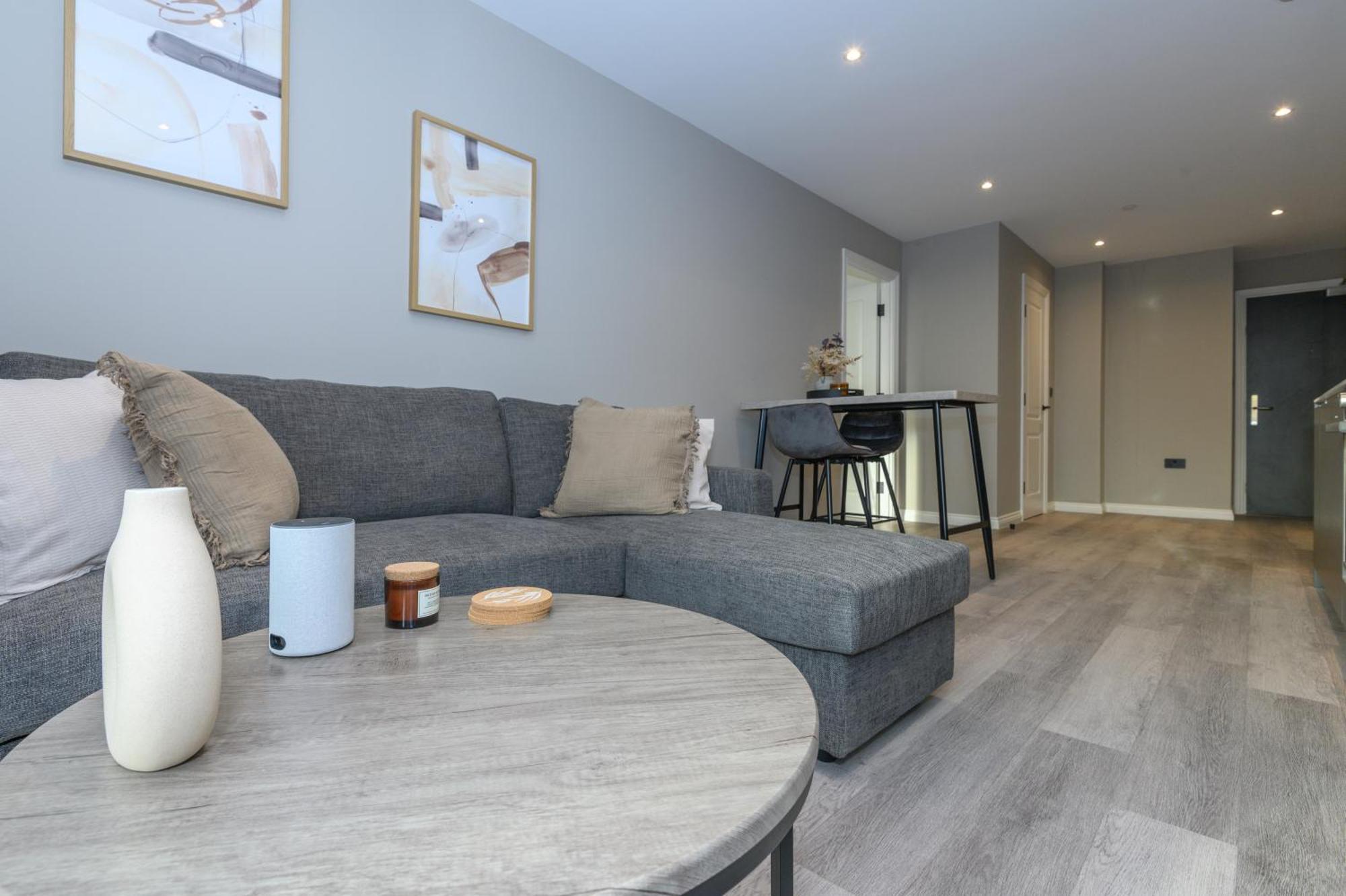 Superior 1 Bed Apartment By Leeds Train Staiton Buitenkant foto